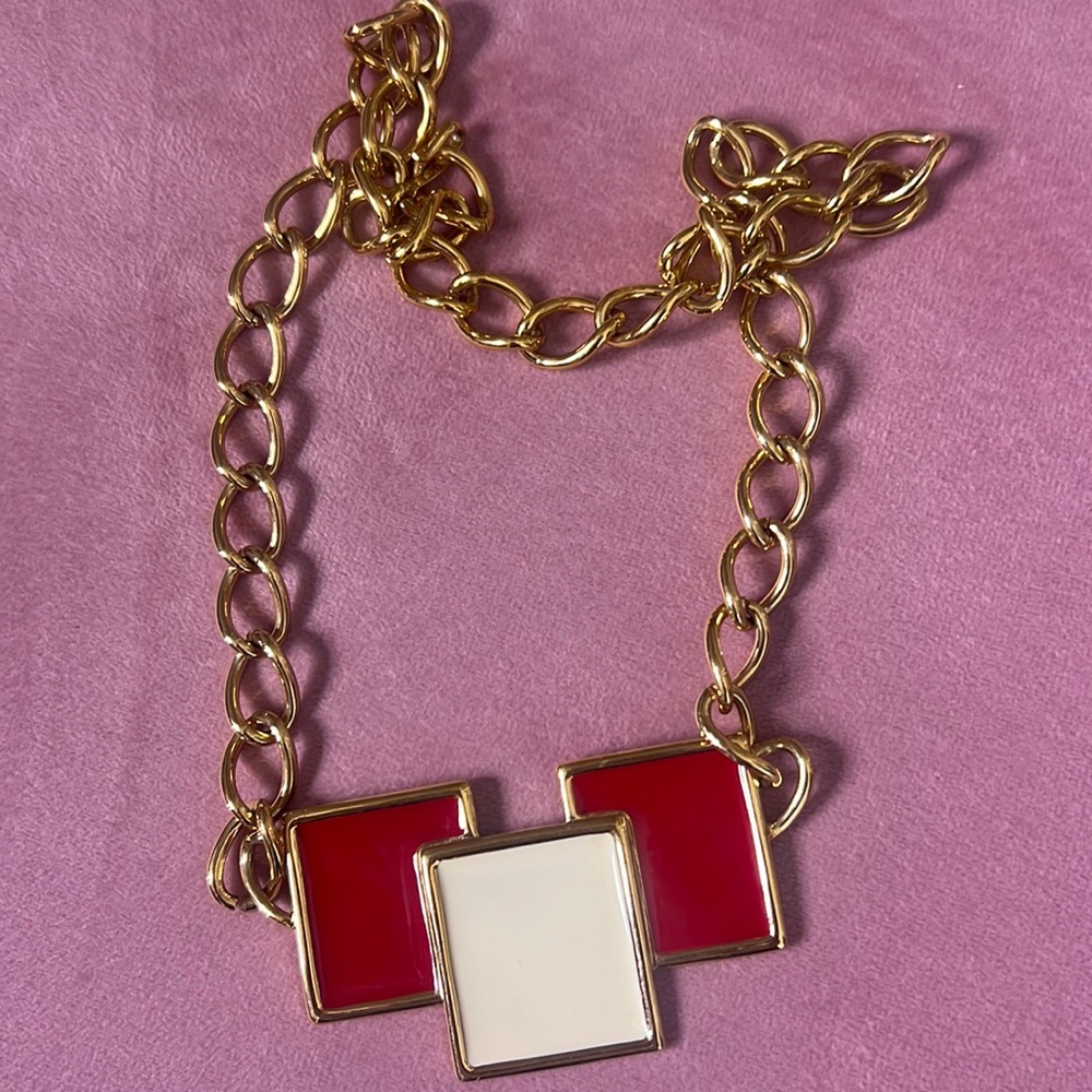 Monet vintage necklace